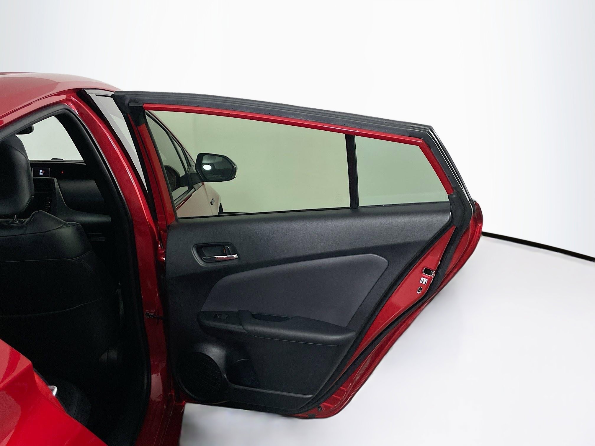 Used 2021 Toyota Prius image 28