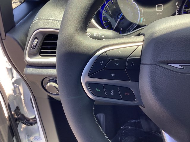New 2027 Chrysler Pacifica Select FWD image 13