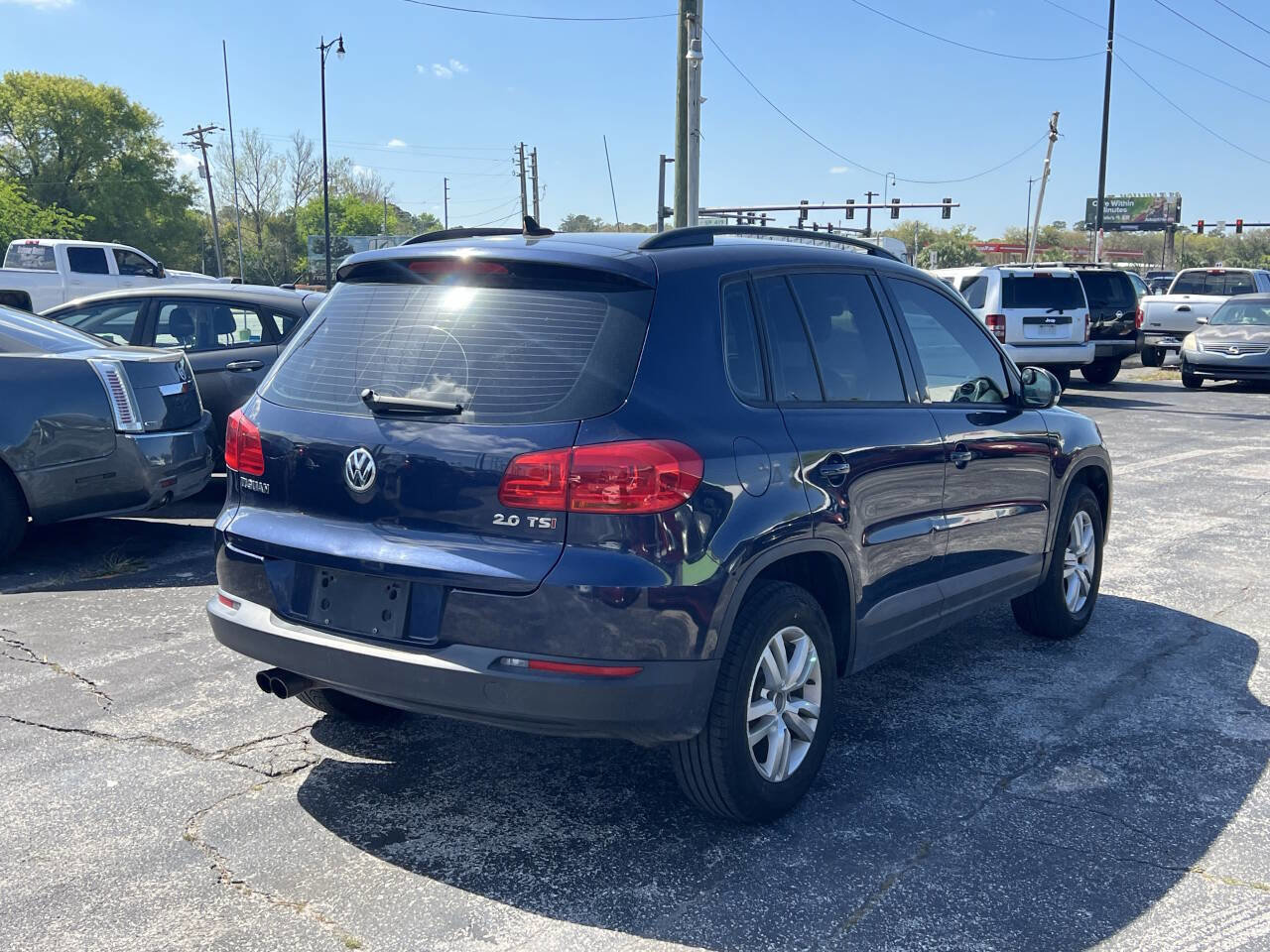 Used 2015 Volkswagen Tiguan SE image 4