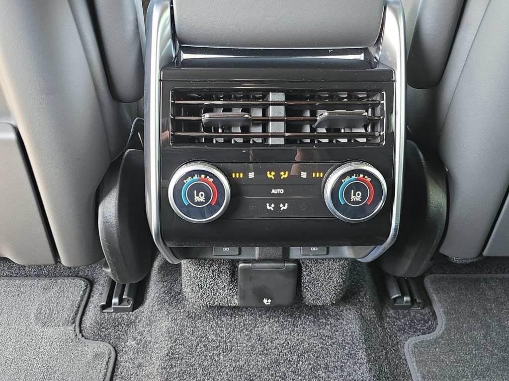 New 2026 Land Rover Range Rover SE AWD/4WD image 13
