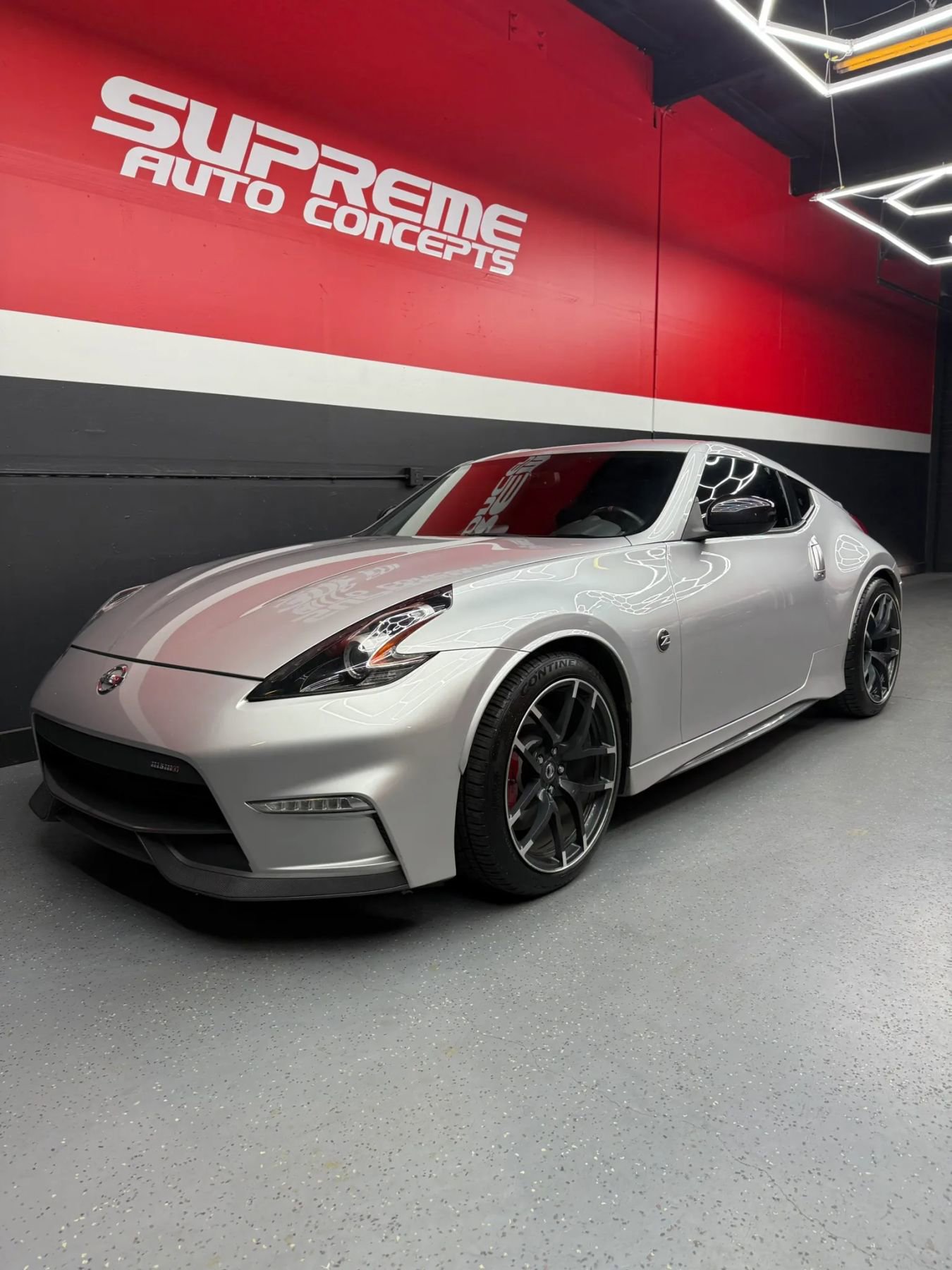 Used 2017 Nissan 370Z NISMO RWD image 1