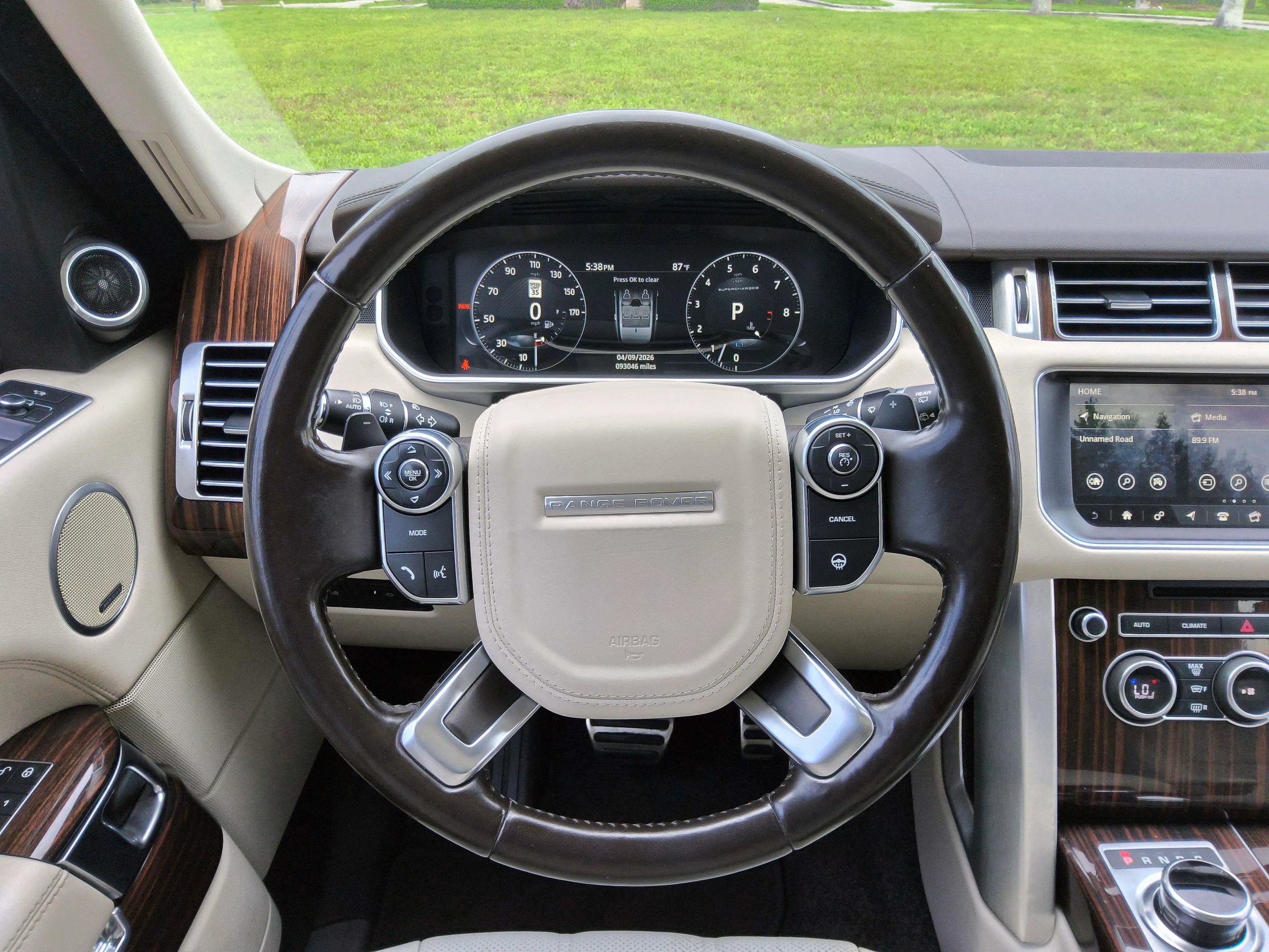 Used 2017 Land Rover Range Rover Supercharged AWD/4WD image 9