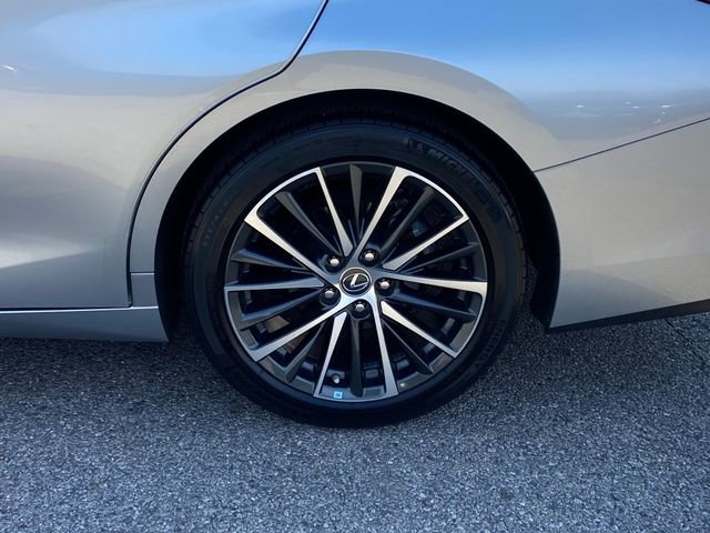 Used 2023 Lexus ES 350 w/ Premium Package image 10