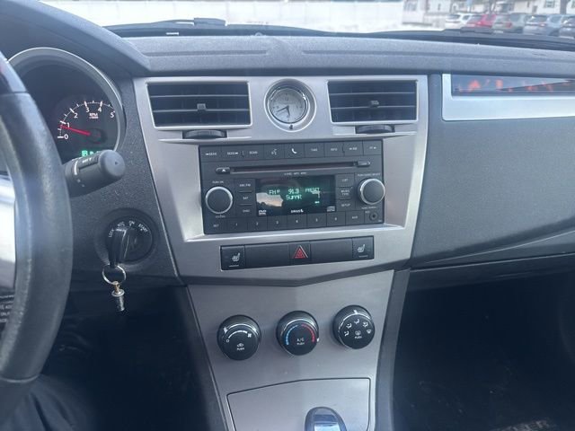 Used 2010 Chrysler Sebring Limited image 5
