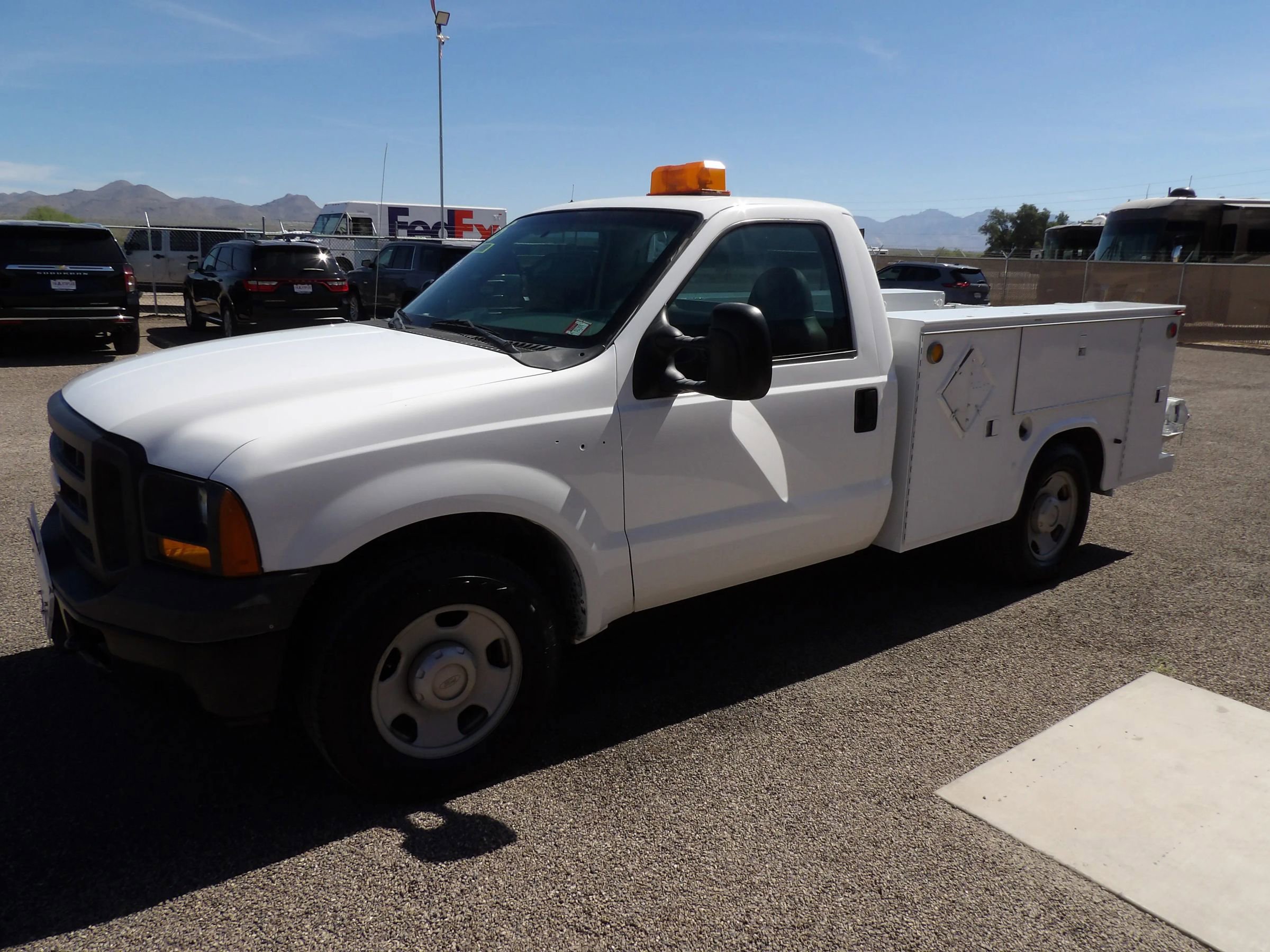 Used 2005 Ford F350 XL image 4