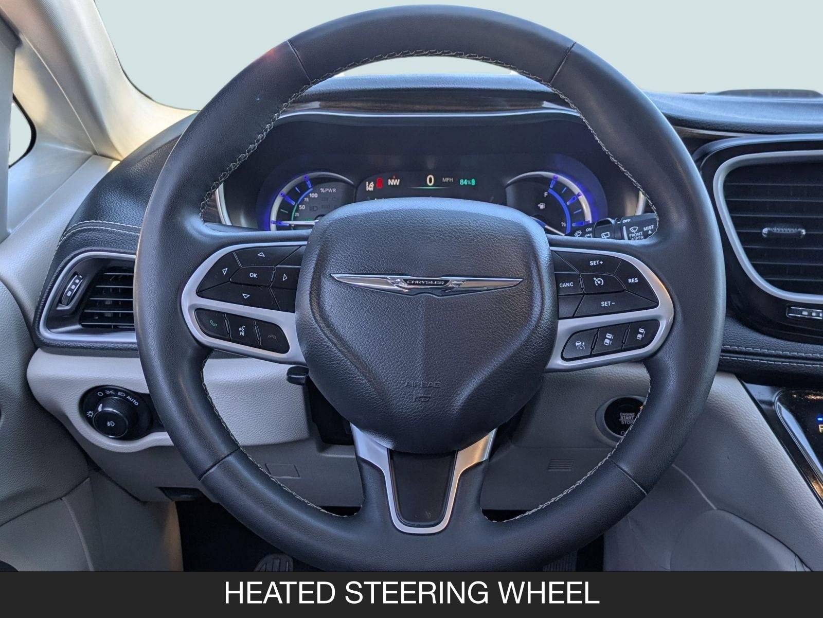 Used 2023 Chrysler Pacifica Limited image 12