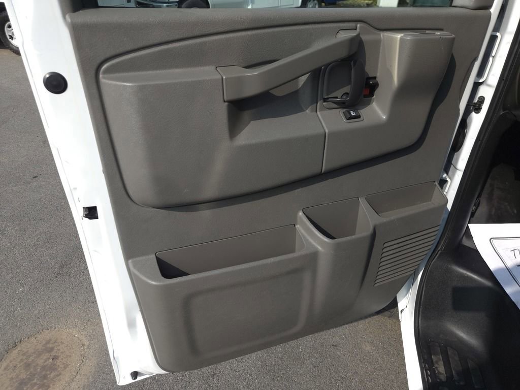 Used 2018 Chevrolet Express 3500 w/ Power Convenience Package image 14