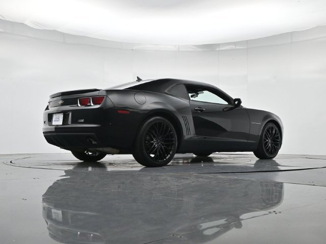 Used 2013 Chevrolet Camaro LS RWD image 31