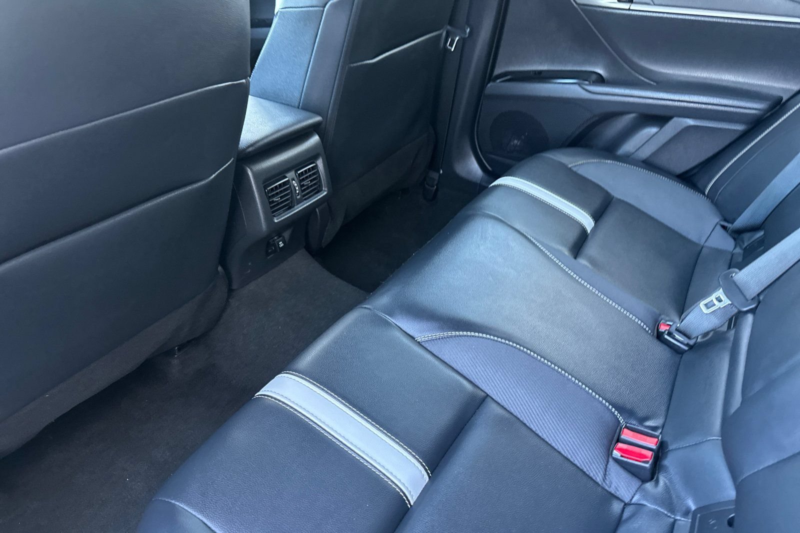 Certified 2025 Toyota Camry SE FWD image 9