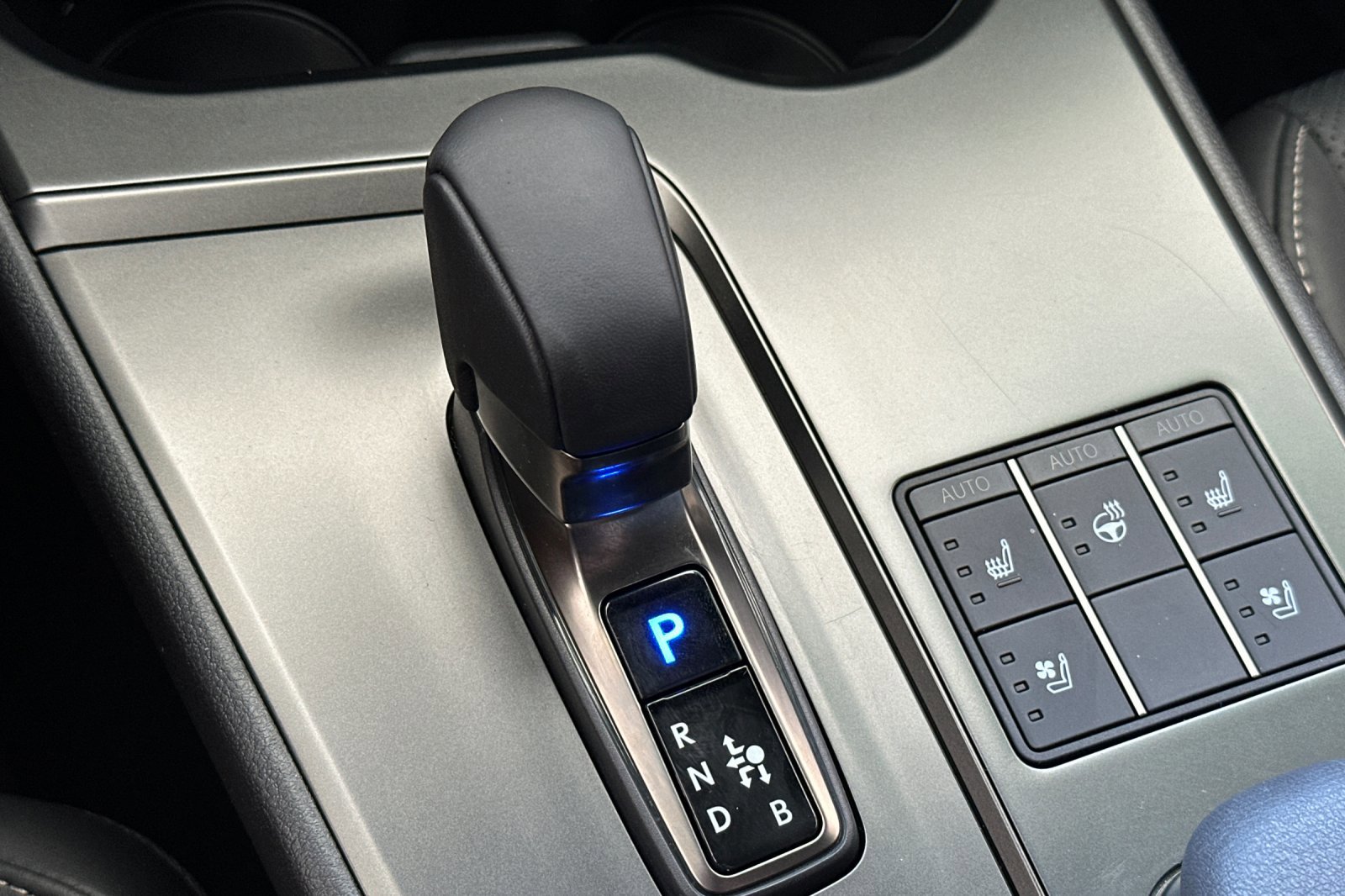 Used 2025 Lexus UX 300h FWD w/ Cold Area Package image 21