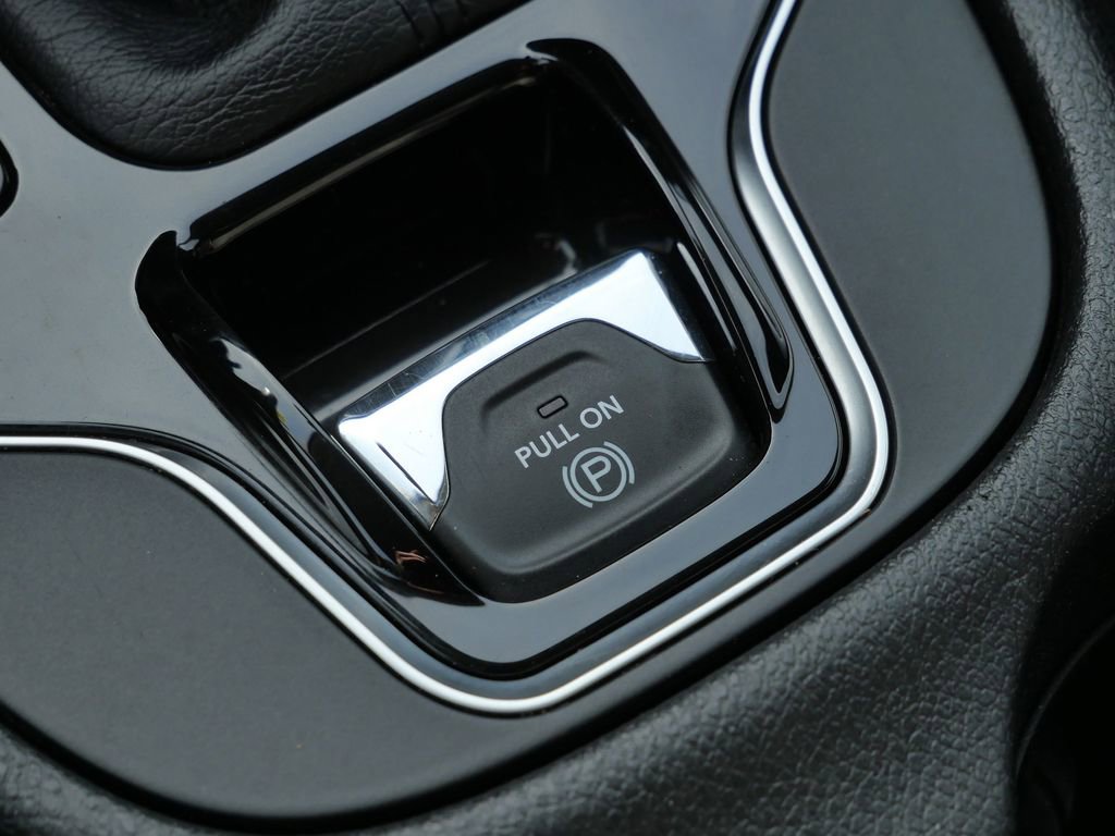 Used 2019 Jeep Cherokee Latitude Plus image 47