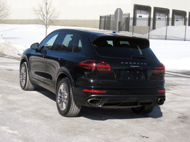 Used 2017 Porsche Cayenne Platinum Edition image 13