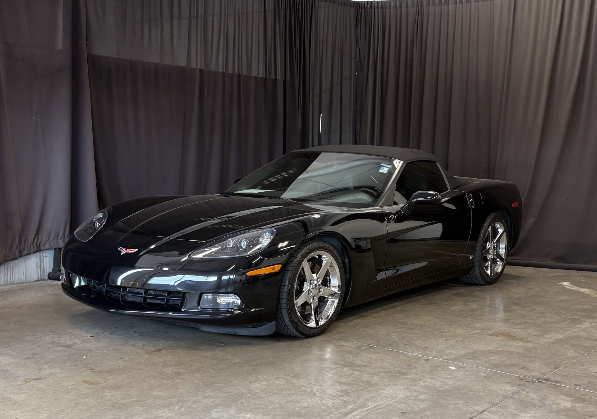Used 2008 Chevrolet Corvette Convertible w/ Preferred Equipment Group RWD image 4