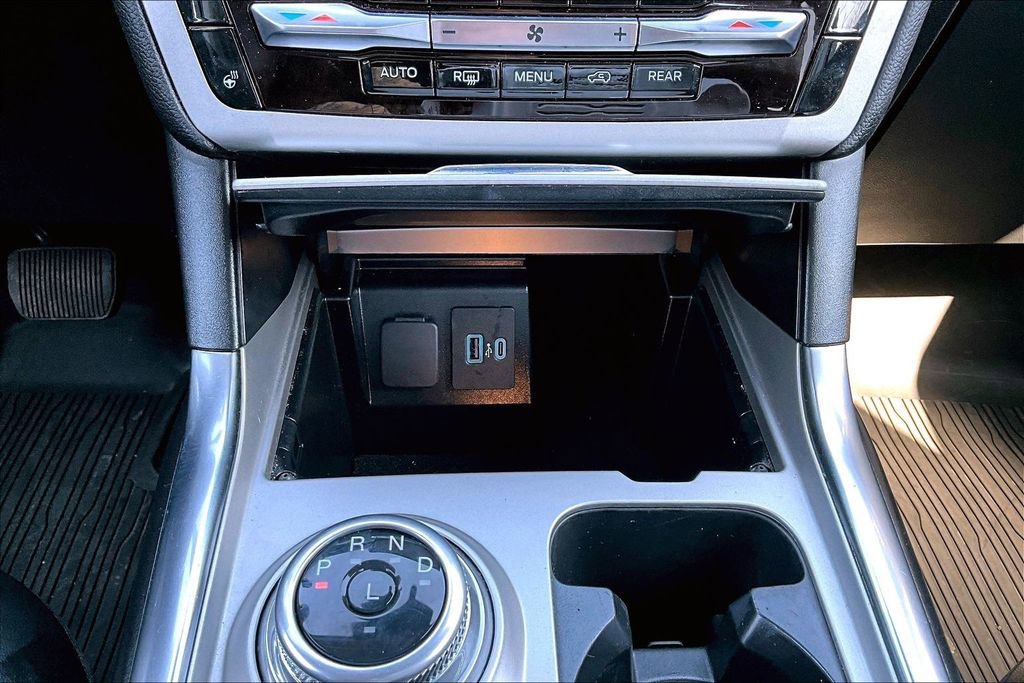 Used 2022 Ford Explorer XLT w/ Equipment Group 202A image 15