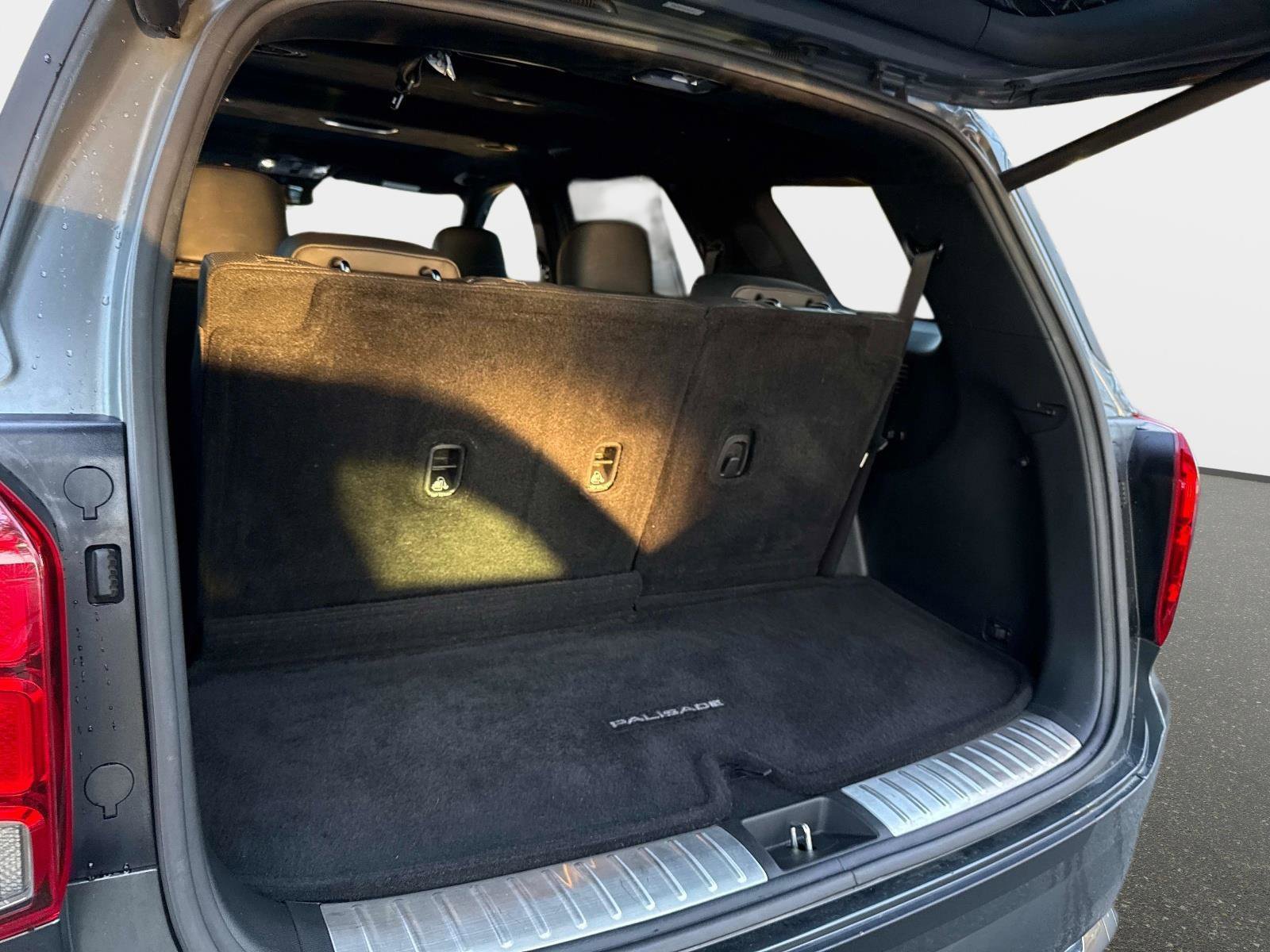 Used 2022 Hyundai Palisade Calligraphy w/ Cargo Package image 11