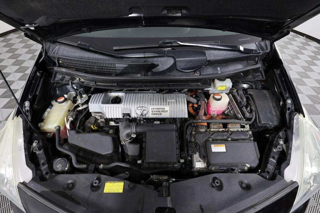 Used 2014 Toyota Prius V Two image 37