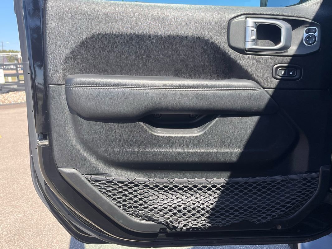 Used 2020 Jeep Wrangler Unlimited Sahara AWD/4WD image 26
