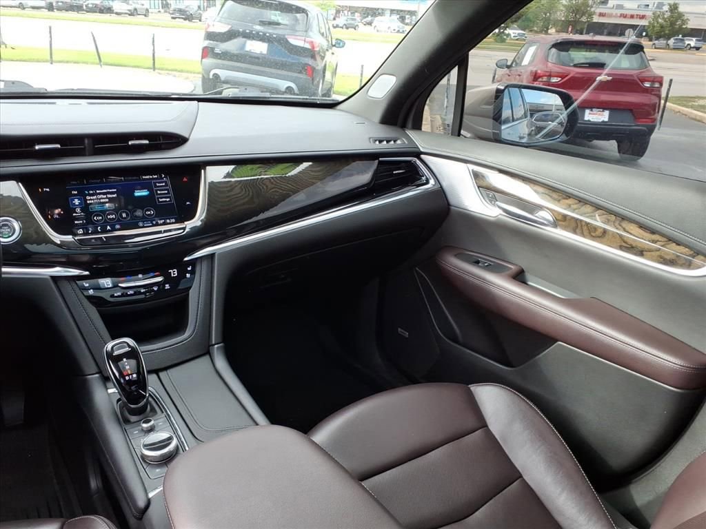Used 2022 Cadillac XT6 Premium Luxury AWD/4WD image 14