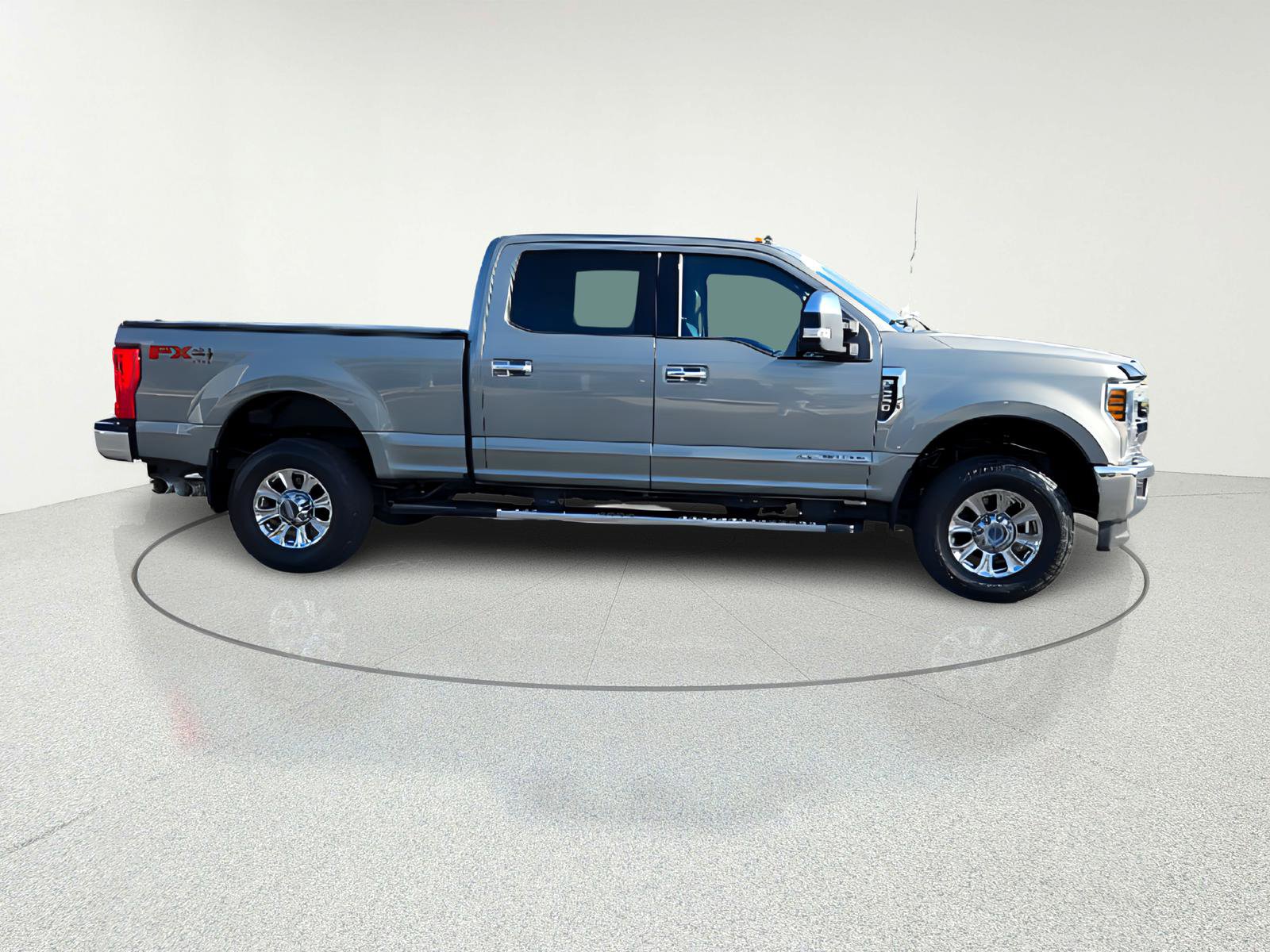 Used 2019 Ford F350 Lariat w/ Chrome Package image 10