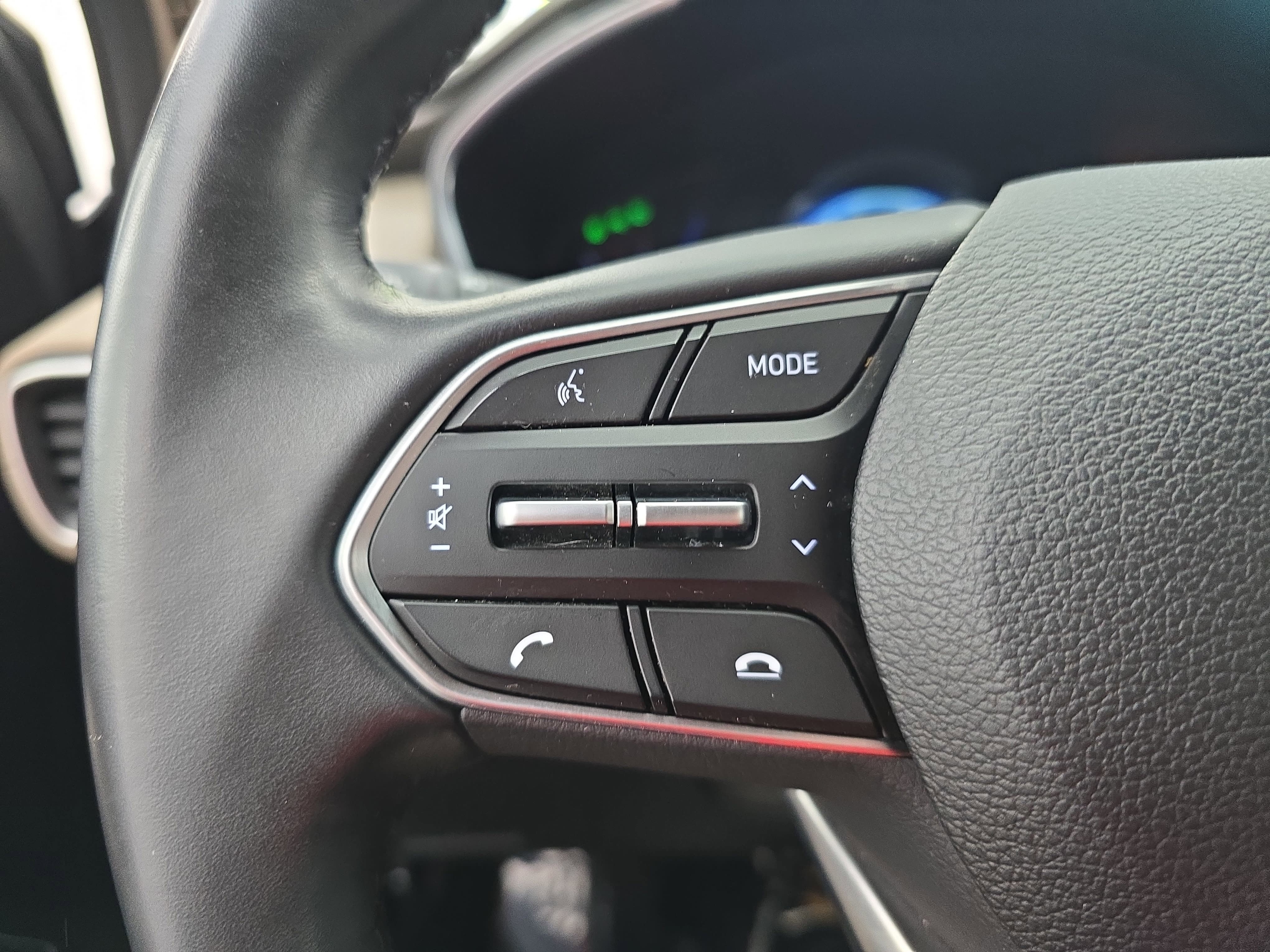 Used 2019 Hyundai Santa Fe Limited FWD image 17