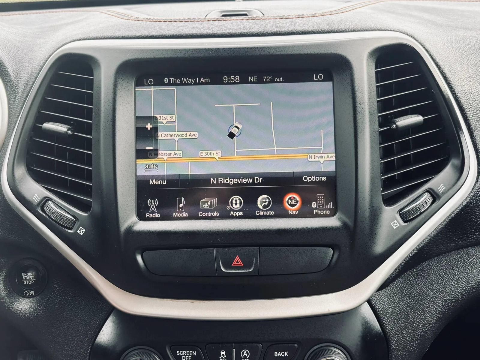 Used 2017 Jeep Cherokee Limited w/ Trailer Tow Group AWD/4WD image 28