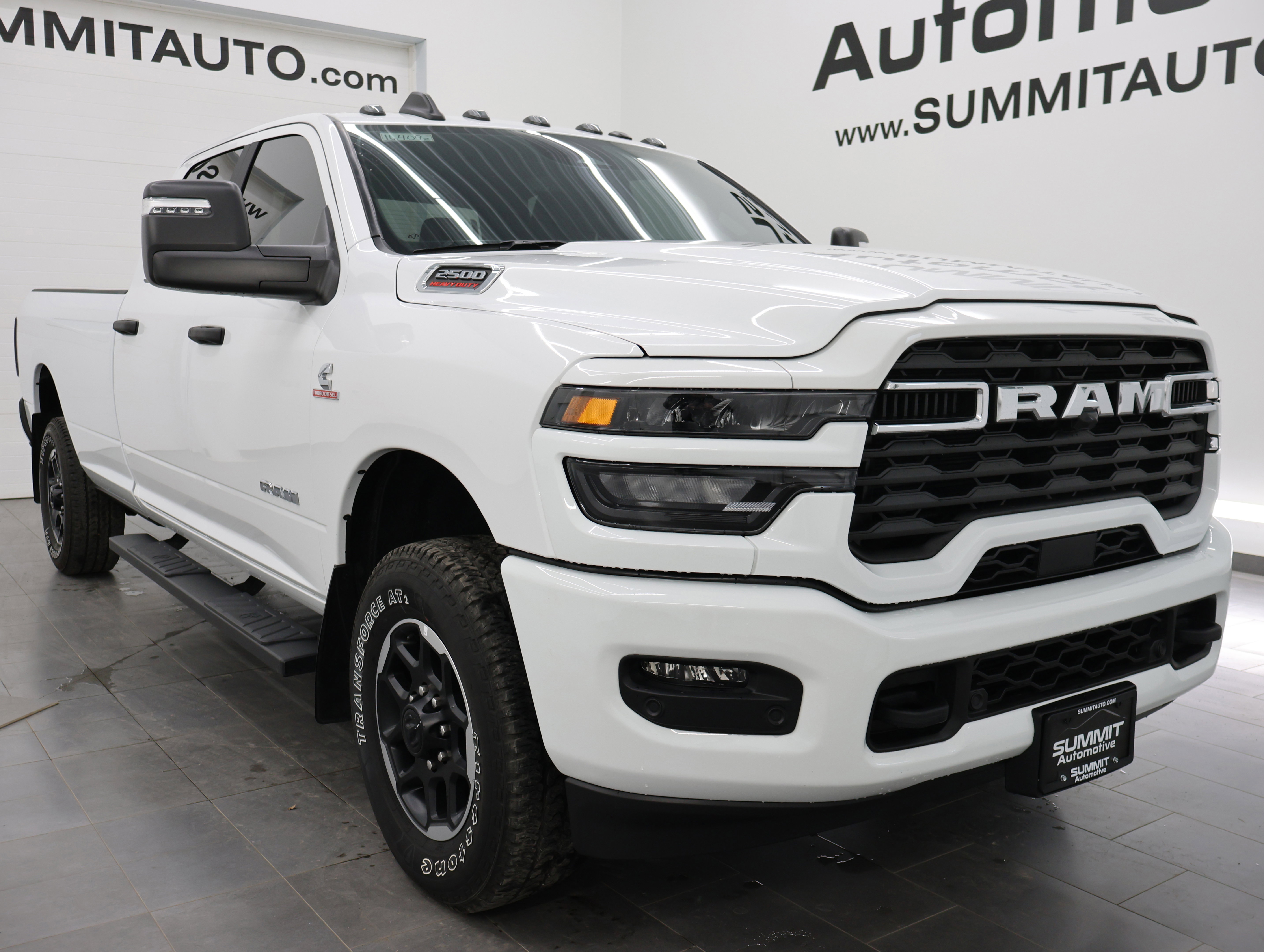 Used 2025 RAM 2500 Big Horn AWD/4WD image 2