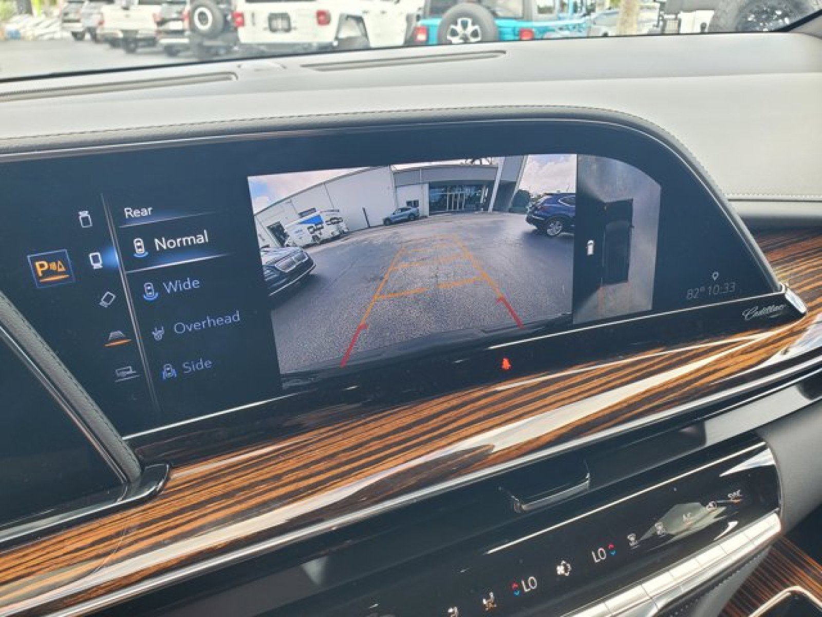 Used 2022 Cadillac Escalade Luxury image 24