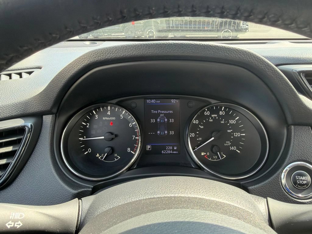 Used 2020 Nissan Rogue SV AWD/4WD image 16