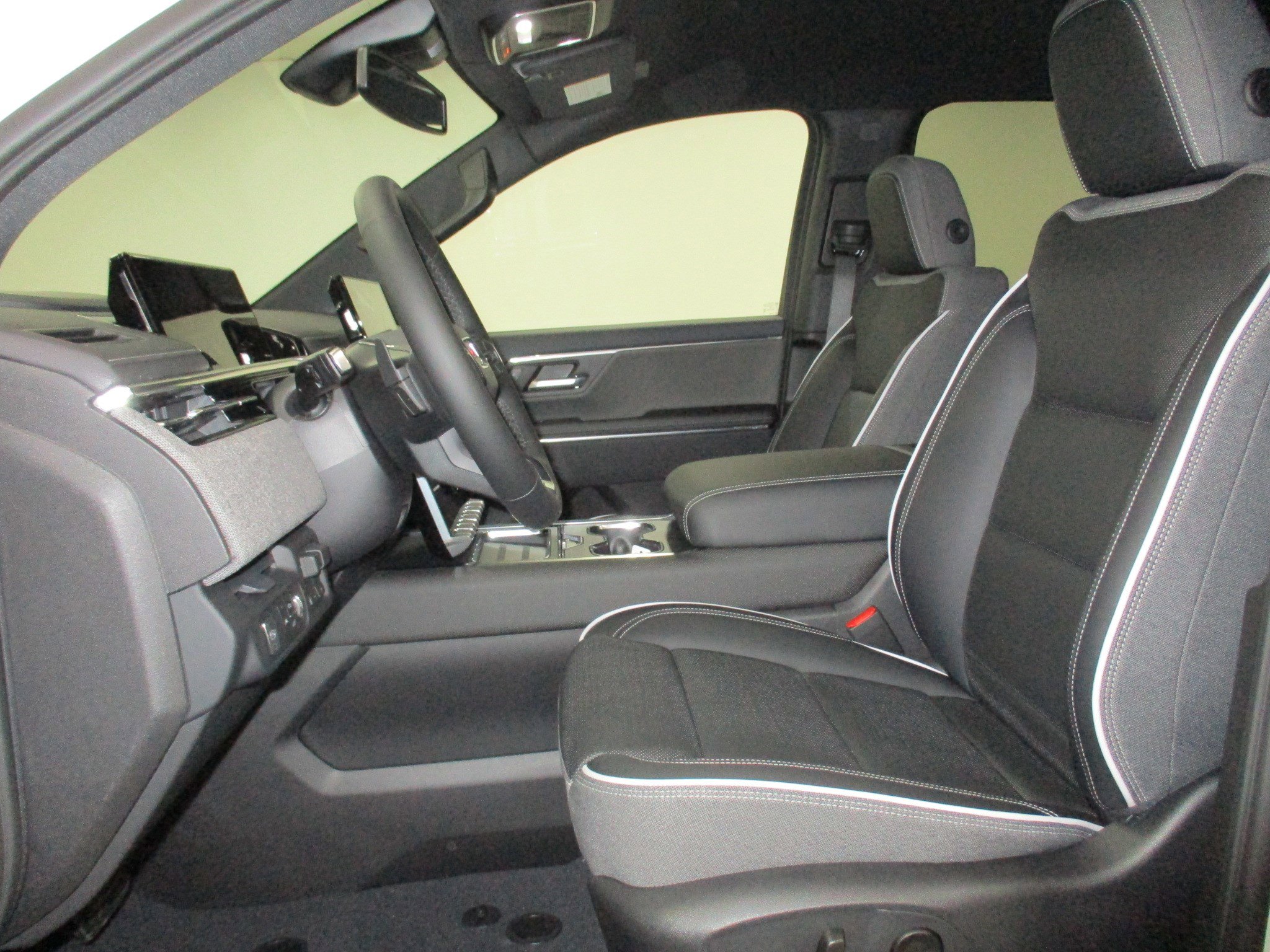 New 2026 GMC Sierra EV Elevation image 17