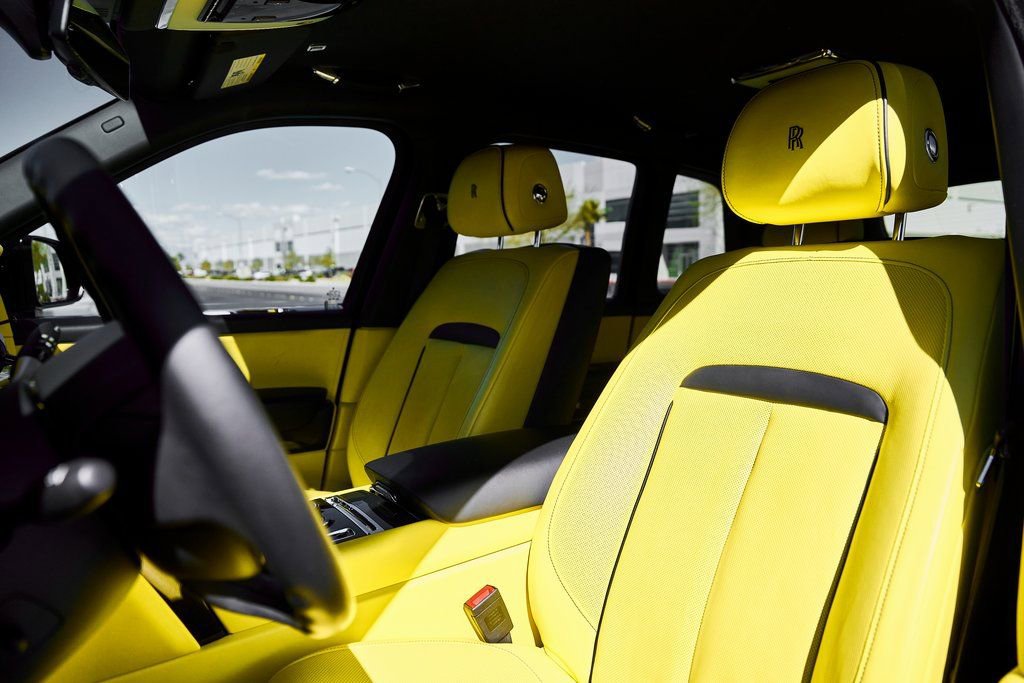 Used 2022 Rolls-Royce Cullinan Black Badge w/ Dark Exterior Package image 53