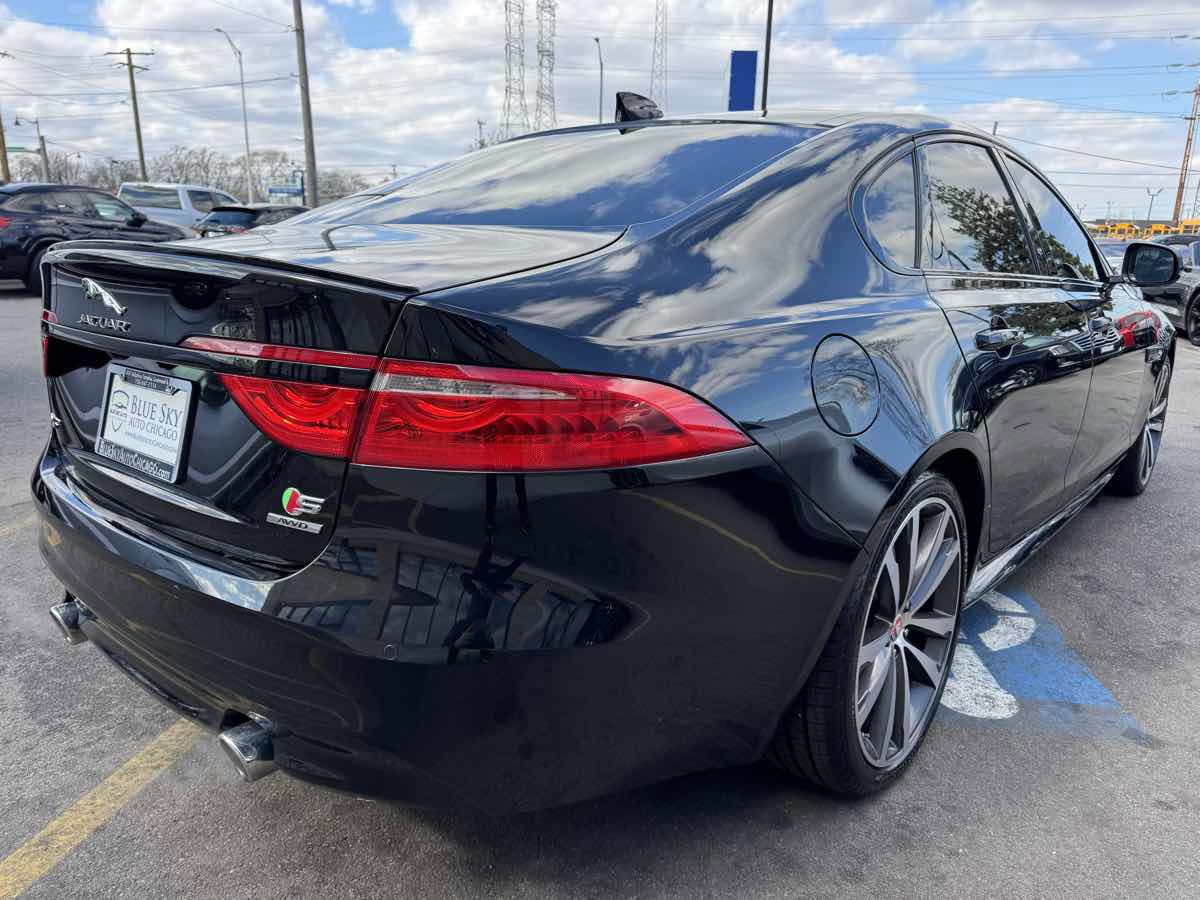 Used 2016 Jaguar XF S image 5