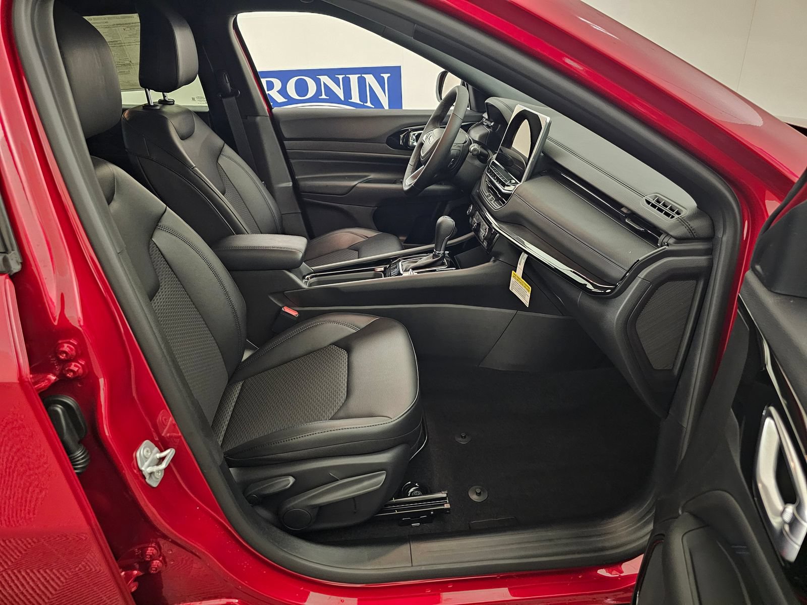 New 2026 Jeep Compass Latitude AWD/4WD image 30
