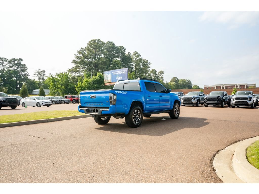 Used 2020 Toyota Tacoma TRD Sport w/ TRD Premium Sport Package AWD/4WD image 5