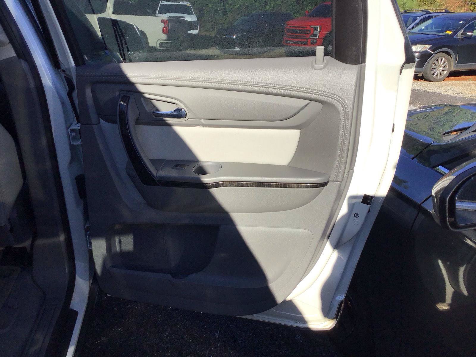 Used 2015 GMC Acadia SLT FWD image 7