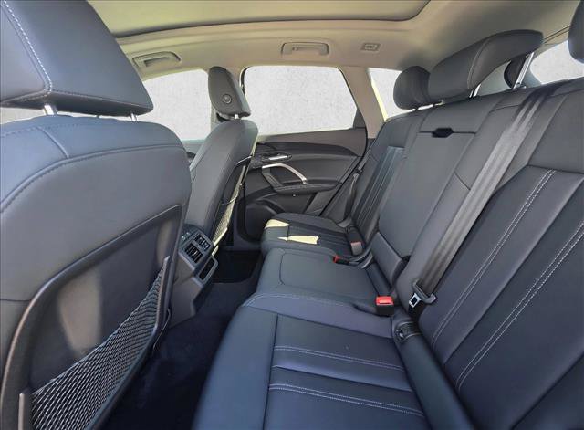 New 2025 Audi Q5 Premium w/ Convenience Package AWD/4WD image 17