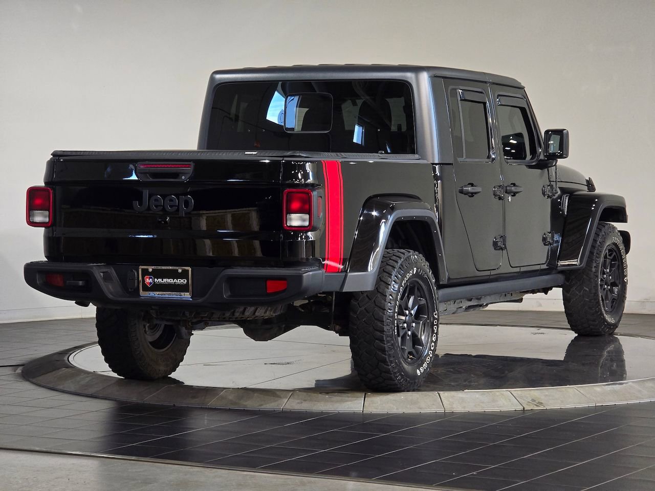 Used 2021 Jeep Gladiator Willys image 13