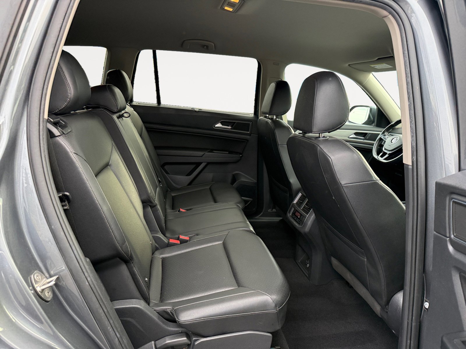 Used 2019 Volkswagen Atlas SE w/ Towing Package image 18