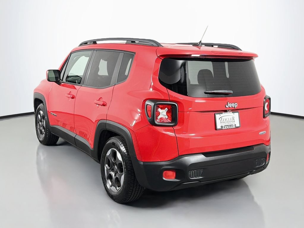 Used 2015 Jeep Renegade Latitude w/ Cold Weather Group II FWD image 5