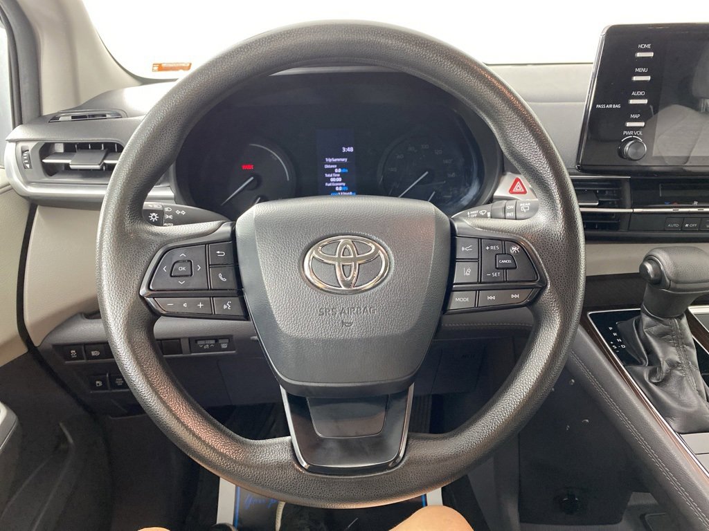 Used 2023 Toyota Sienna LE image 28