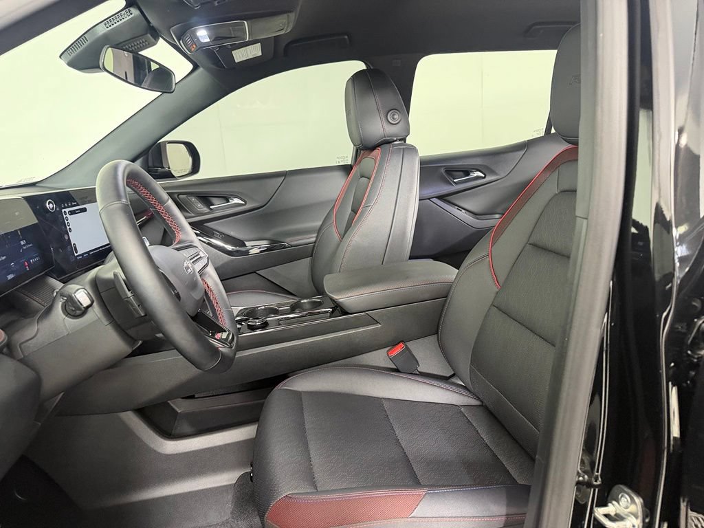 Used 2026 Chevrolet Equinox RS w/ LPO, Floor Liner Package FWD image 17