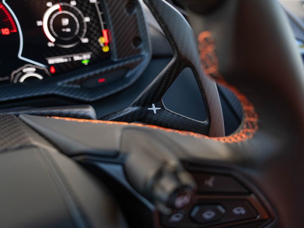 Used 2025 Lamborghini Revuelto AWD/4WD image 13