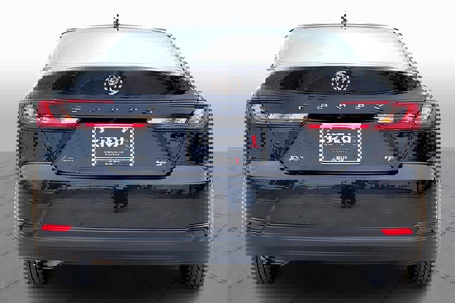 Used 2025 Toyota Camry SE image 5