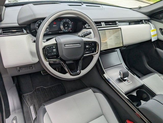 New 2026 Land Rover Range Rover Velar Dynamic SE image 4