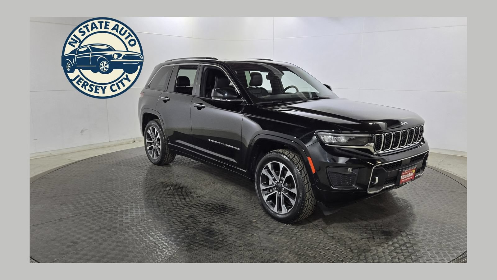 Used 2022 Jeep Grand Cherokee Overland w/ Luxury Tech Group IV