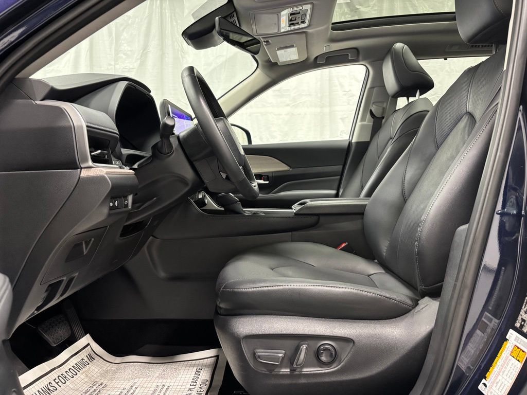 Used 2026 Toyota Grand Highlander AWD image 14