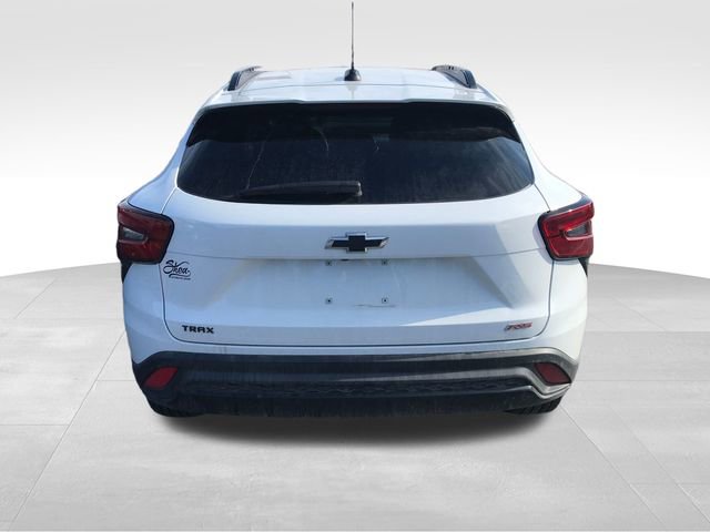 Certified 2024 Chevrolet Trax RS w/ Driver Confidence Package image 10