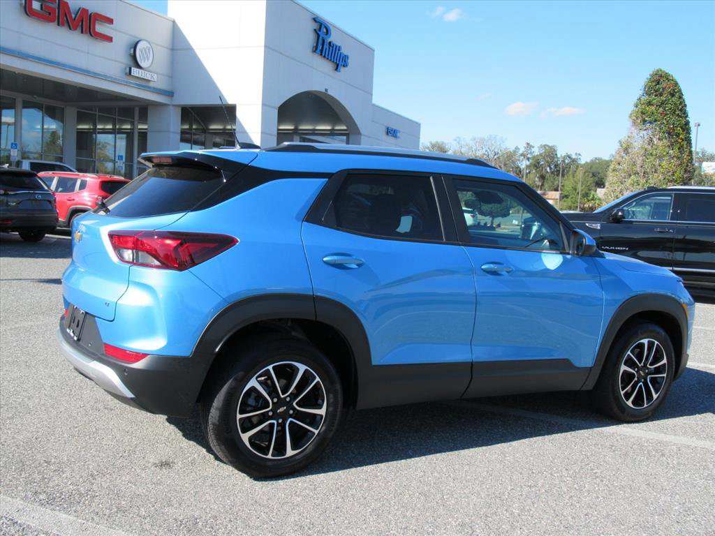 Used 2025 Chevrolet TrailBlazer LT w/ Driver Confidence Package image 6