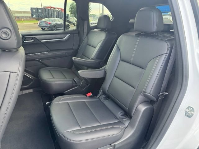 Used 2026 GMC Acadia Elevation w/ Elevation Premium Package FWD image 22