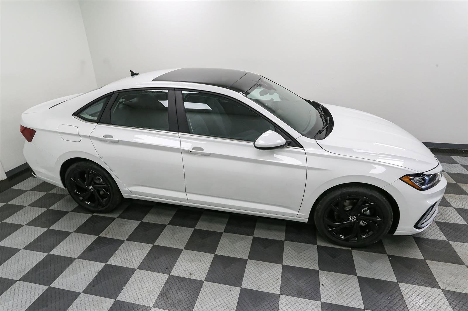 New 2025 Volkswagen Jetta SE image 6