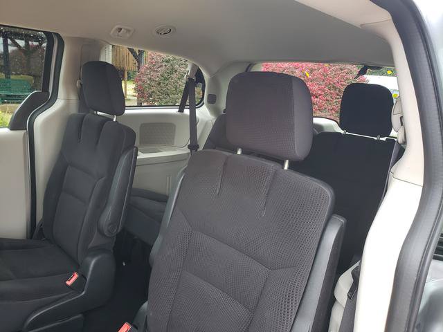 Used 2018 Dodge Grand Caravan SE w/ UConnect Hands-Free Group FWD image 13